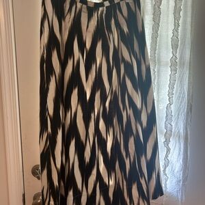 Banana Republic Black and Cream A-Line Skirt